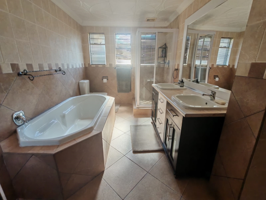3 Bedroom Property for Sale in Vaalpark Free State